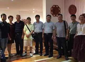 安吉县领导走访“上海昆昊木业有限公司”